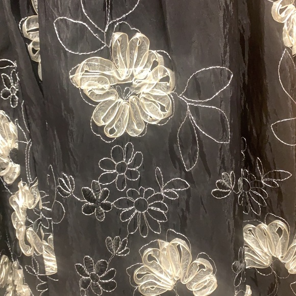 Wedding guest or cocktail dress. - Picture 3 of 5